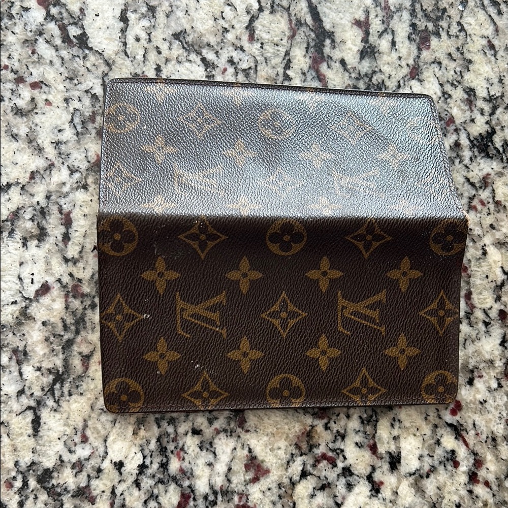 Louis Vuitton Monogram Wallet - Picture 2 of 9